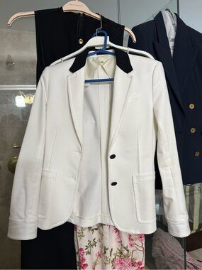 ATM Anthony Thomas Melillo White Blazer with Black Collar